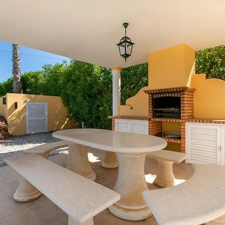 Apartment Magnificent Villa In El Paraiso Estepona