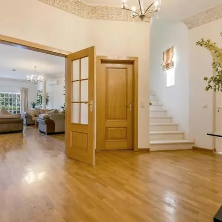 Magnificent Villa In El Paraiso Διαμέρισμα *